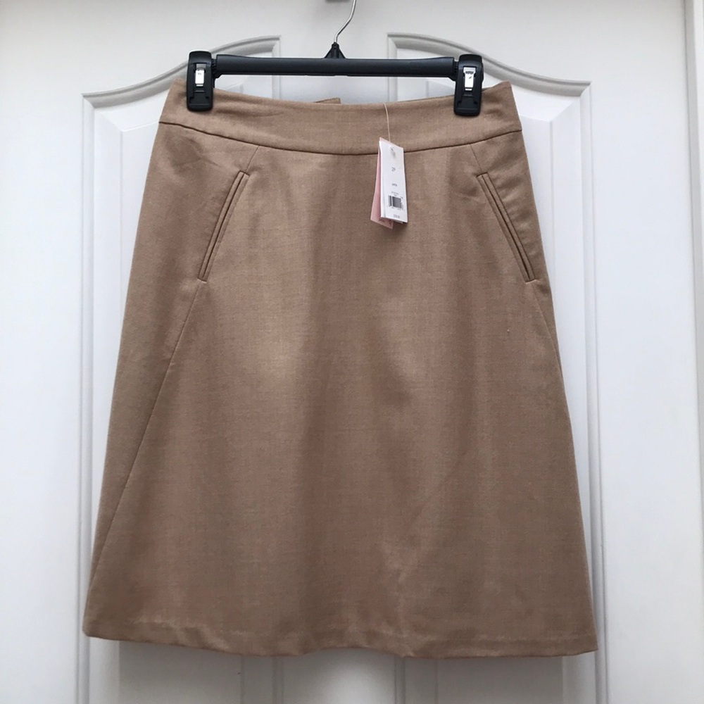 Banana Republic Classic A-Line Tan Beige Skirt Stretch Wool size 2 Petite